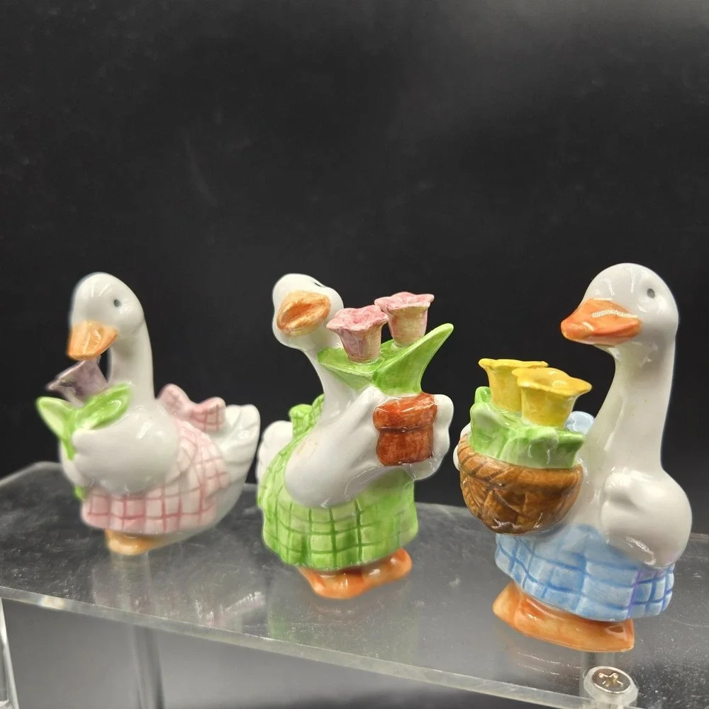 Napco CottageCore Porcelain Mother Goose Figurines Easter Bows Aprons Tulips VTG